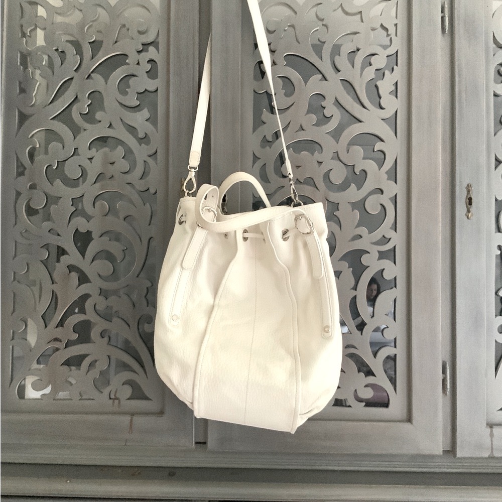Tod’s leather drawstring creamy white satchel bag
